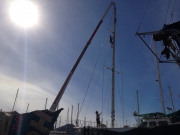 We ordered a big crane to pull our masts. This was a very exciting moment for us. We had never ever pulled masts like this before, but with the help of our friendly neighbors we did well and nothing broke.